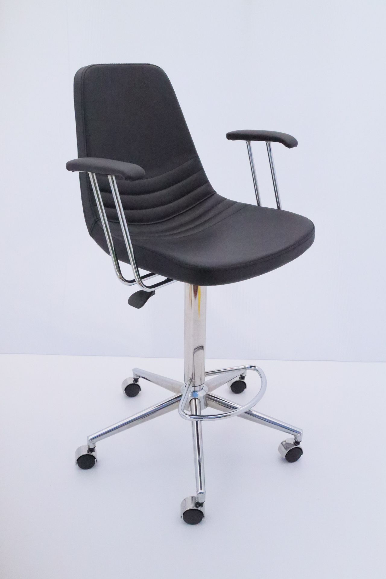 Parker Siyah Kumaş Tekerlekli Yüksek Bar Sandalye