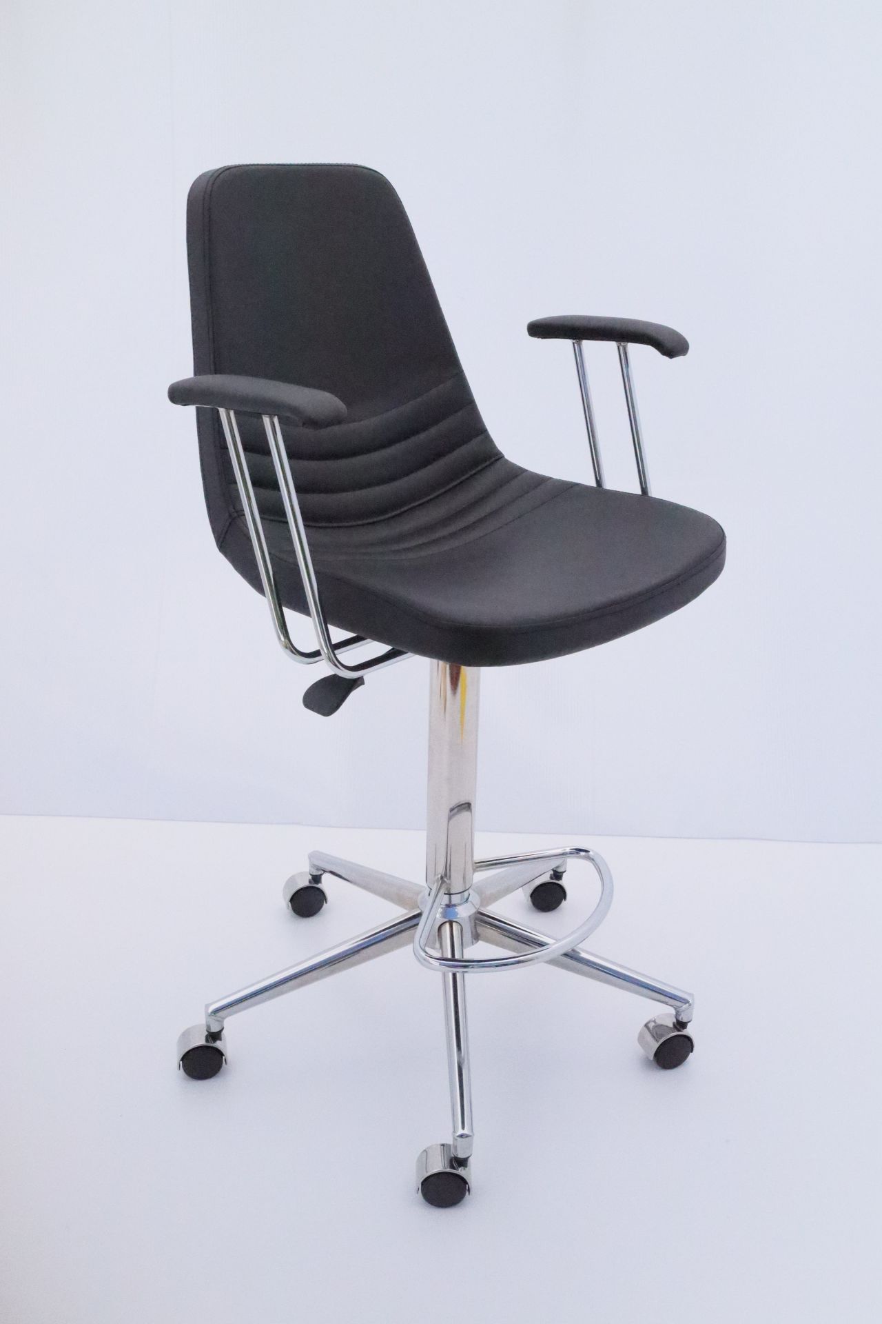 Parker Siyah Kumaş Tekerlekli Bar Sandalyesi