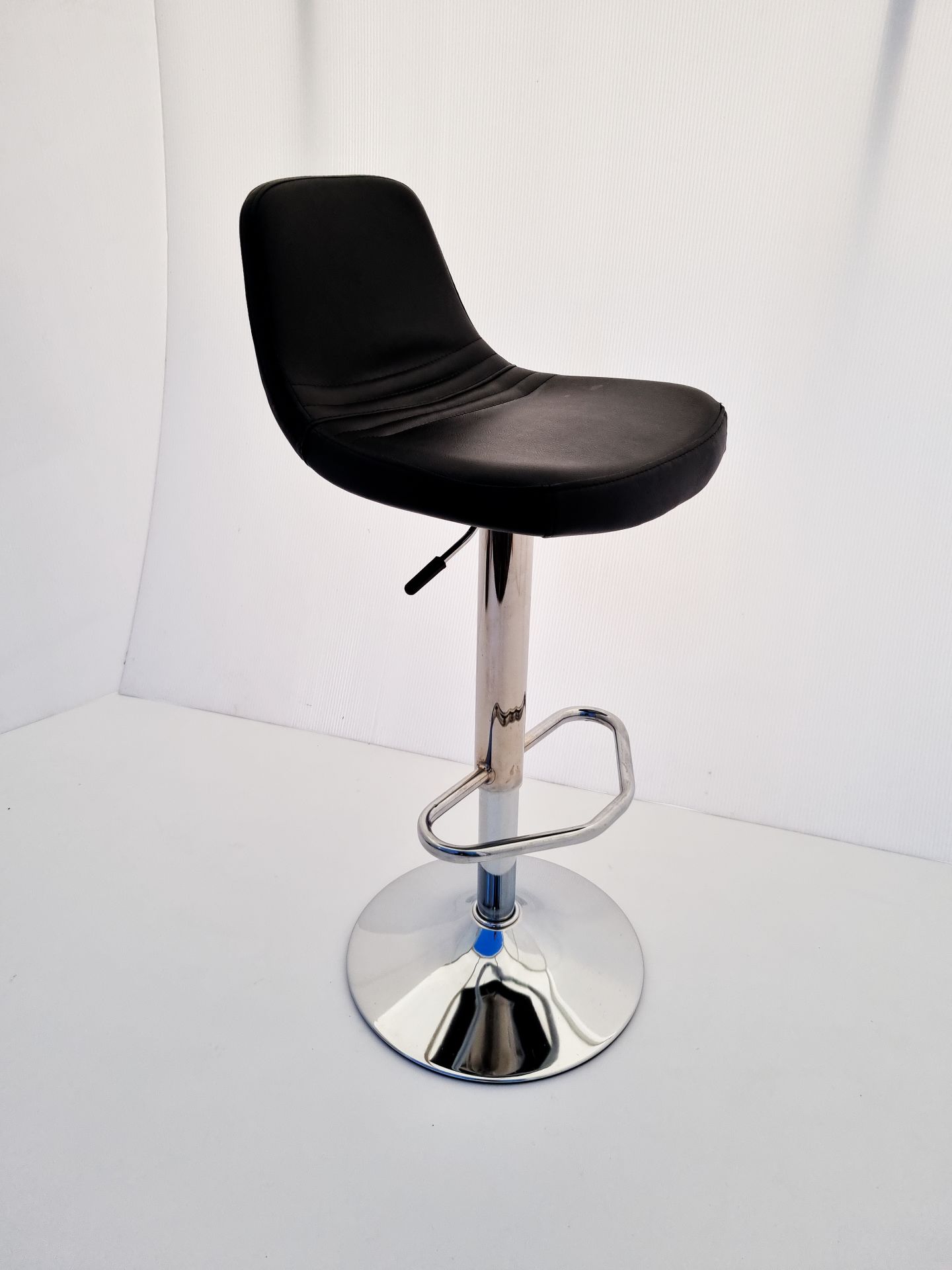 Parker Yükseklik Ayarlı Siyah Deri Küçük Mutfak Bar Sandalye