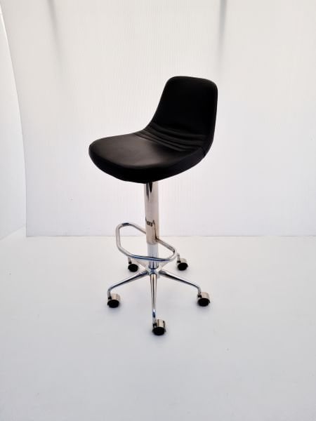 Parker Tekerlekli Siyah Deri Küçük Yüksek Bar Sandalyesi