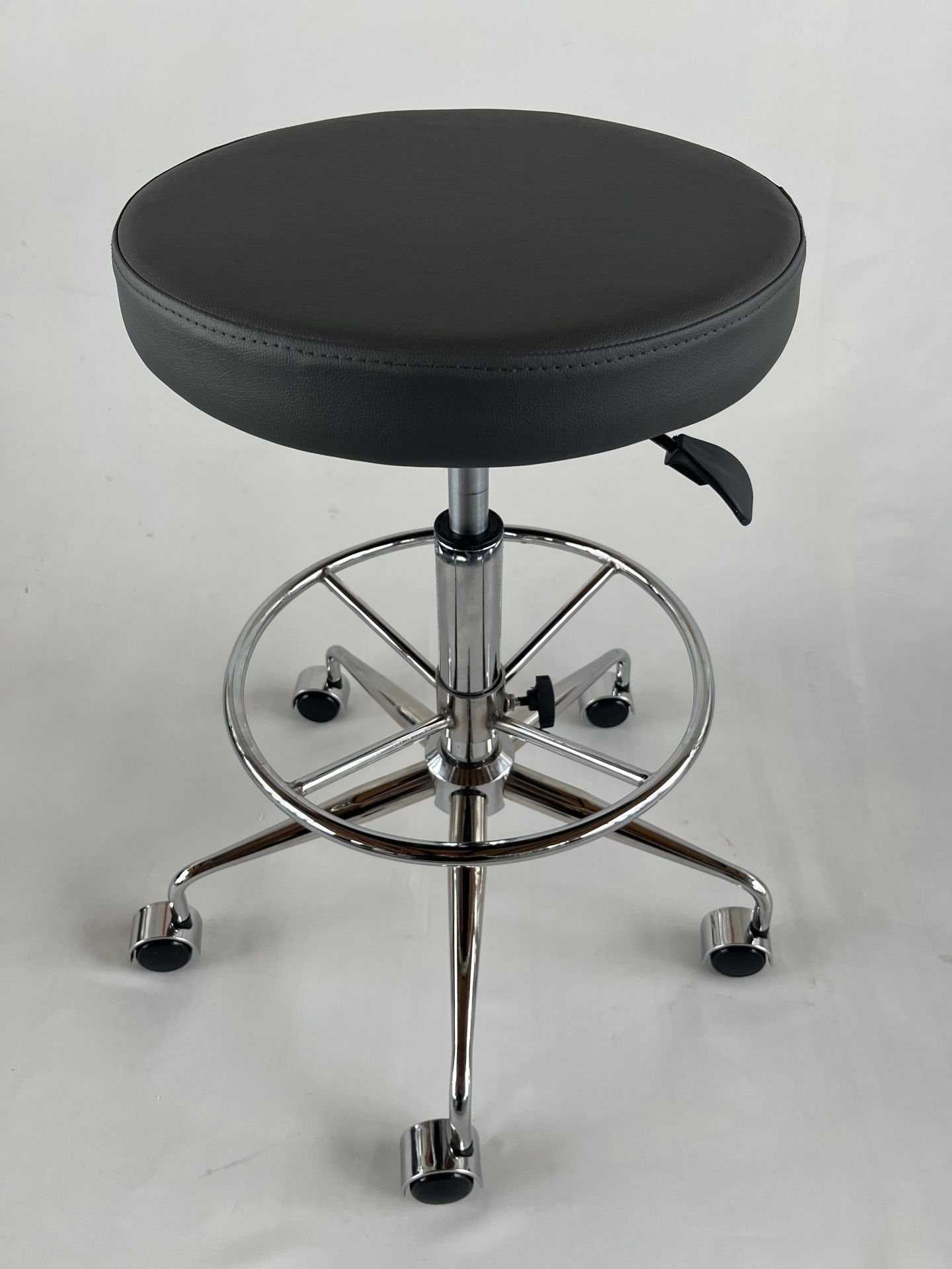 Tekerlekli Antrasit Deri Yüksek Bar Boy Taburesi