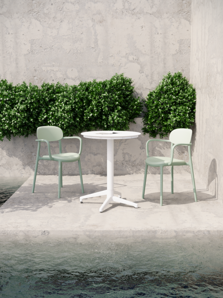 2 Kişilik Masa Sandalye Takımı Beyaz Masa Nil Yeşili Kollu Sandalye Bahçe Takımı | İç Dış Mekan Uyumlu | Balkon Teras Kafe Kullanımı