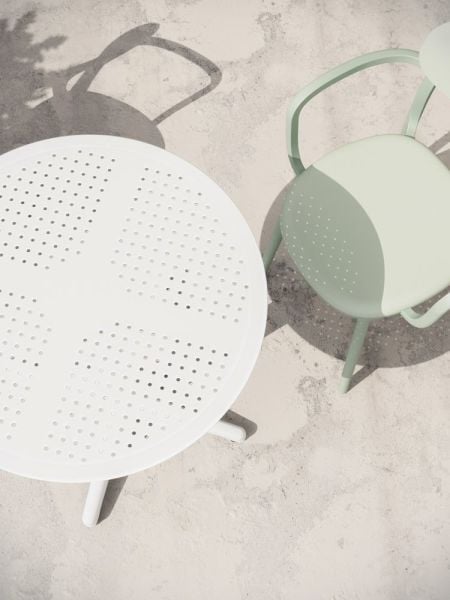 2 Kişilik Masa Sandalye Takımı Beyaz Masa Nil Yeşili Kollu Sandalye Bahçe Takımı | İç Dış Mekan Uyumlu | Balkon Teras Kafe Kullanımı