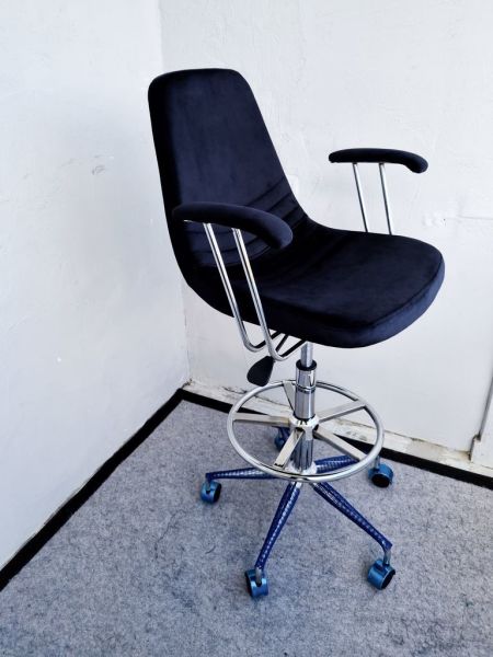 Bintaş Mobilya Siyah Kumaş Tekerlekli Kollu Rahat Bar Sandalyesi