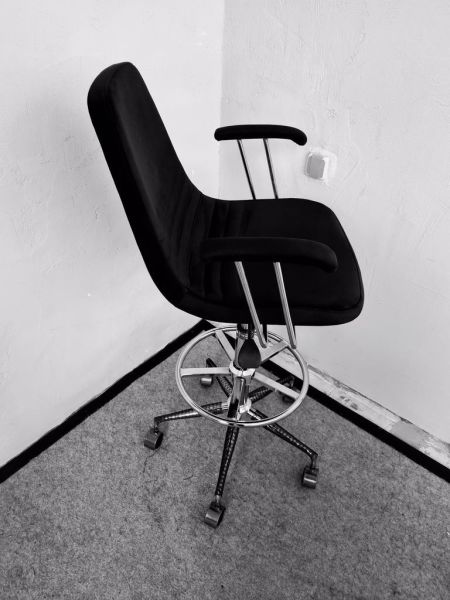 Rose Siyah Kumaş Tekerlekli Yüksek Bar Boy Modelist Sandalyesi