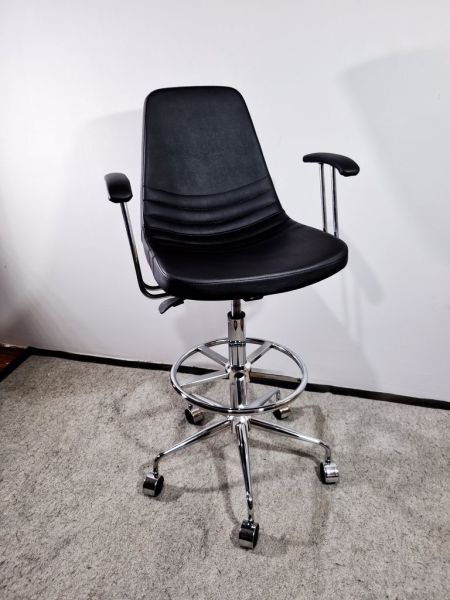 Siyah Deri Rahat Kollu Bar Sandalye Modelleri