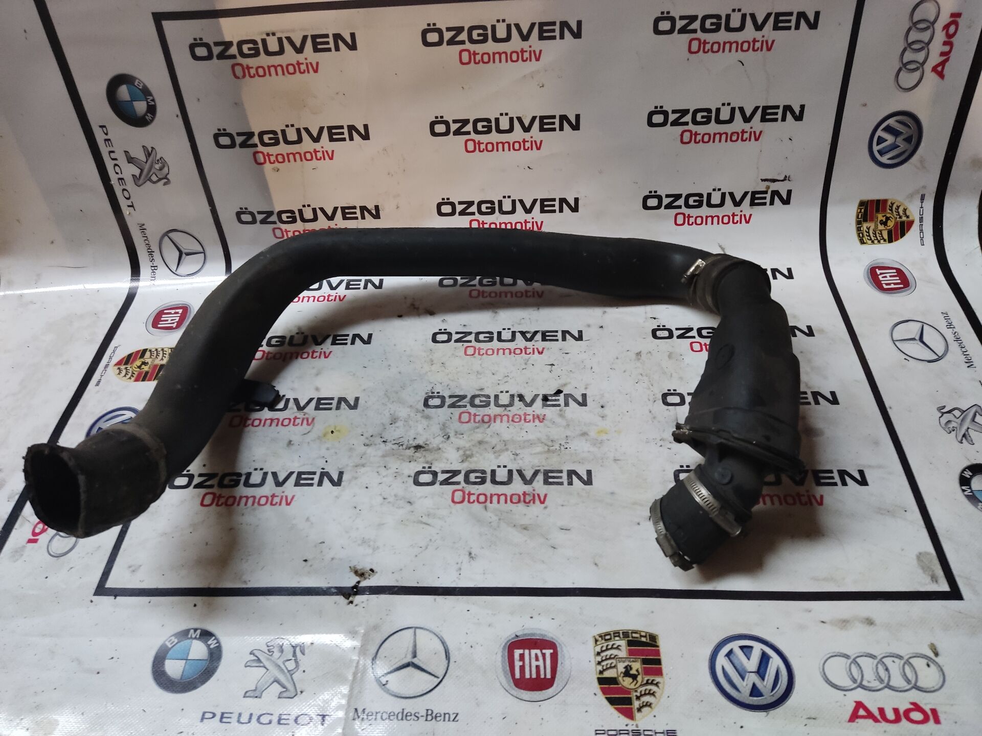 Volvo S80 2.4 D5 alt İntercool borusu