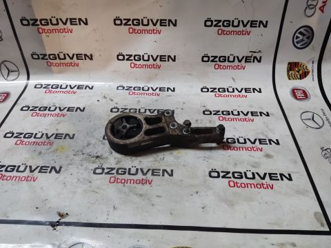 Volvo S80 2.4 D5 Arka motor kulağı