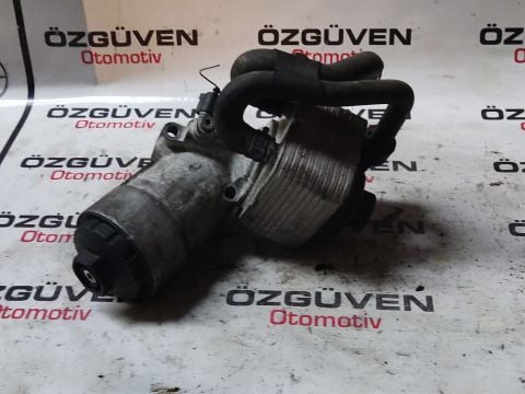 Volkswagen Tuareg 3.2 Yağ filtre gövdesi