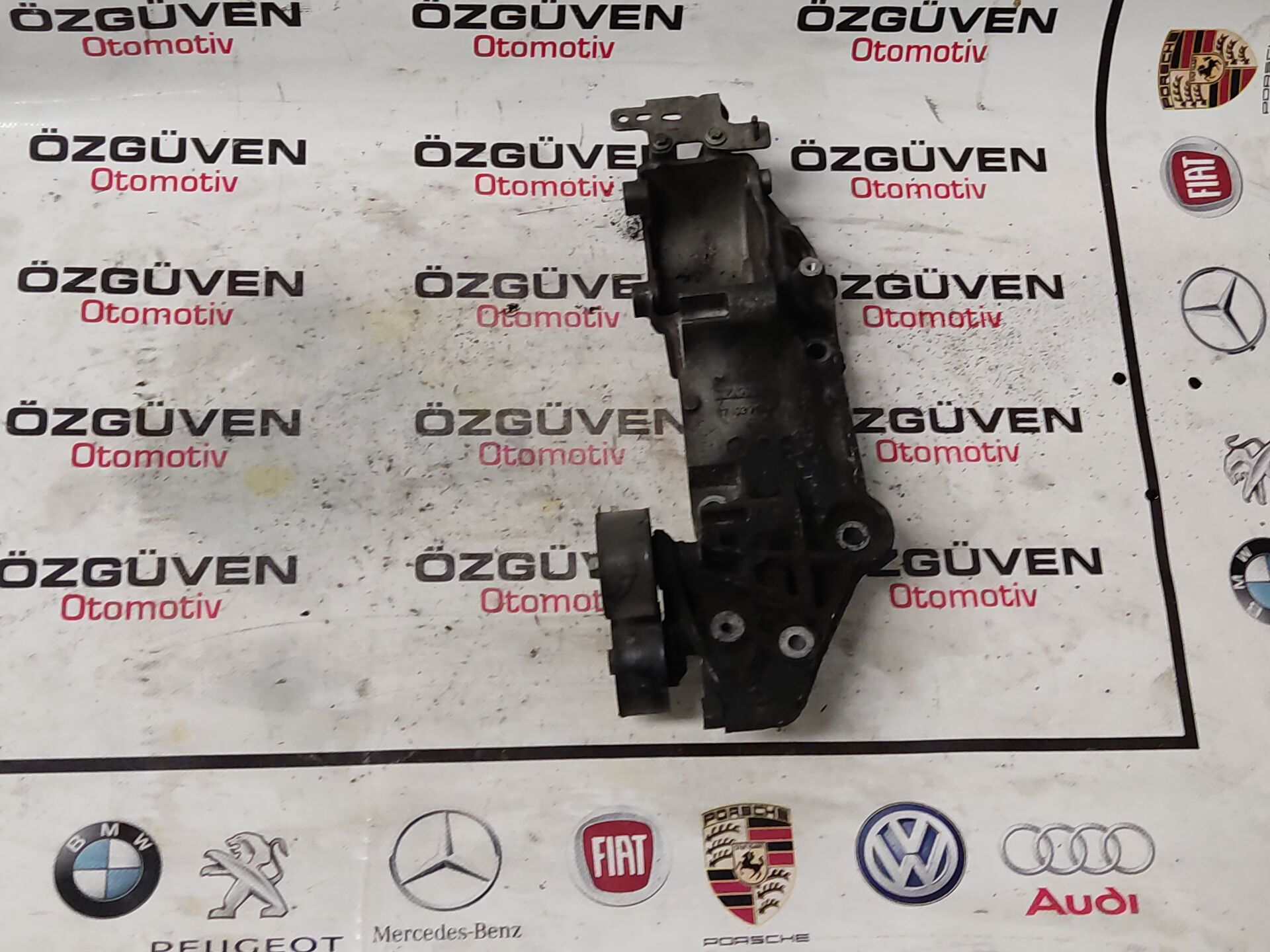 Renault Latitude 2.0 Dci Şarj dinamo Braketi