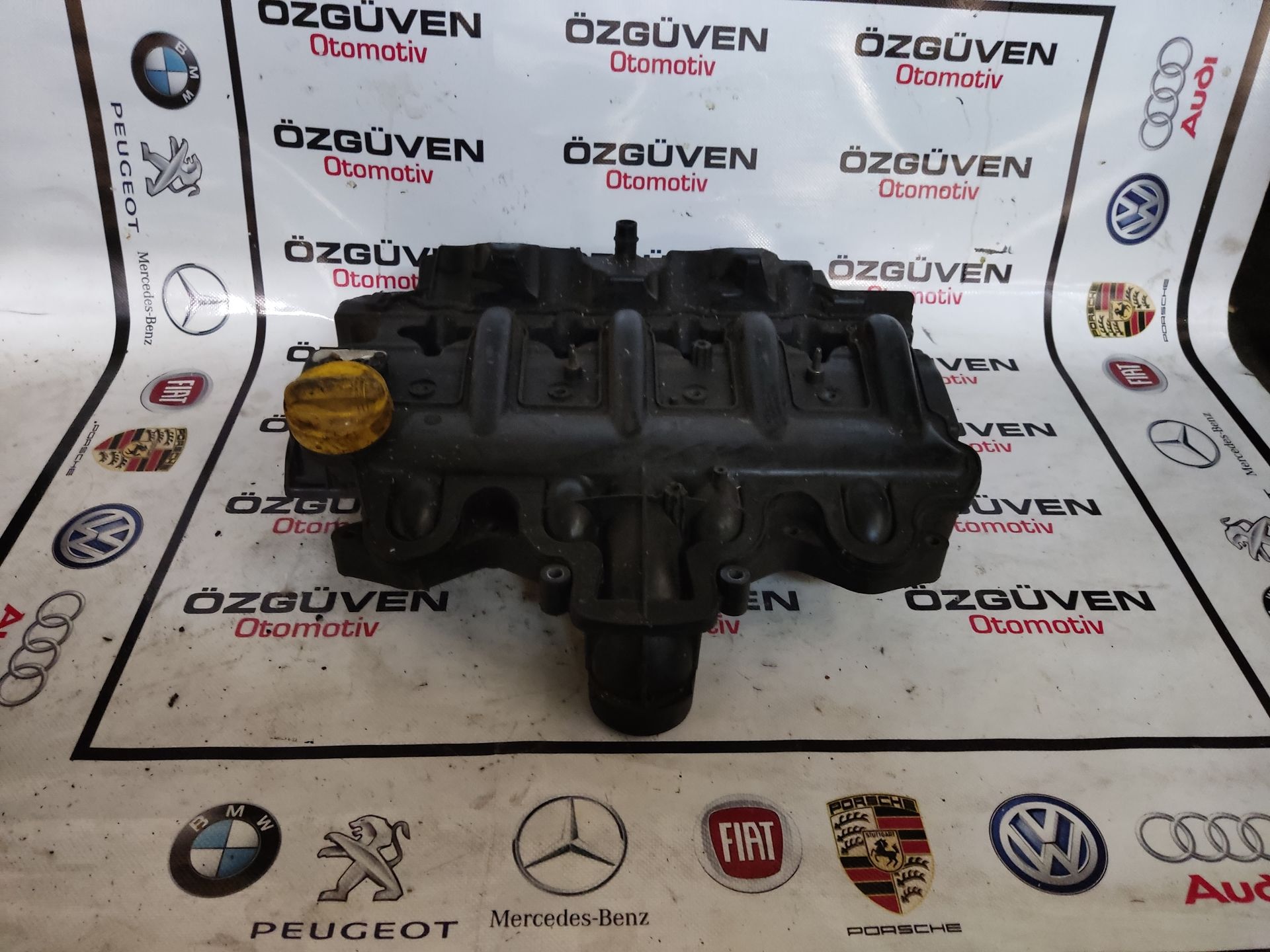 Renault Master 2.5 Motor kapağı