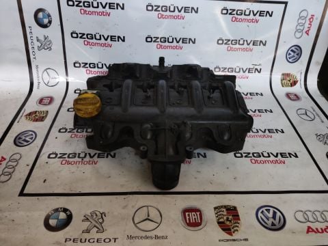 Renault Master 2.5 Motor kapağı