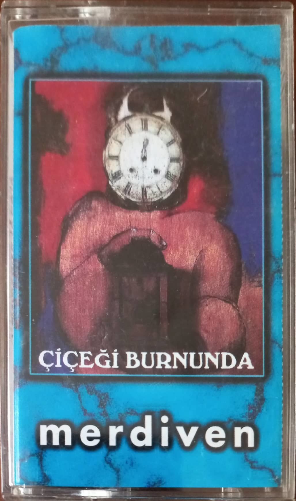 Merdiven Çiçeği Burnunda Kaset