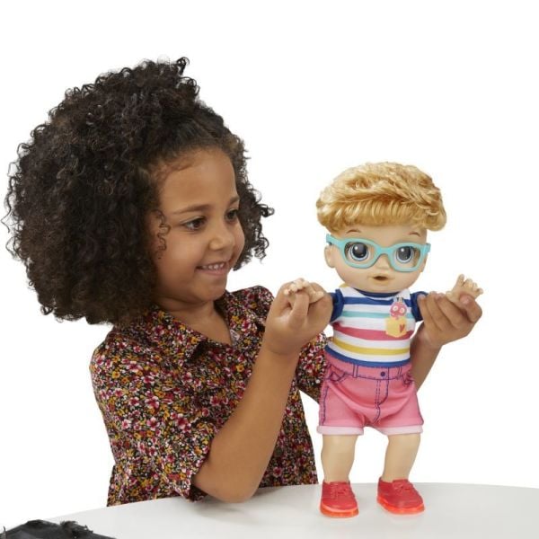 Baby Alive Işıklı Ayakkabılarıyla Neşeli Erkek Bebeğim