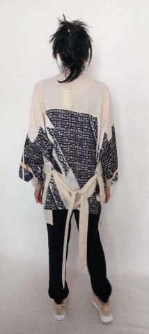 Bej Rengi  Siyah Desnli Kimono modeli ceket