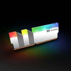 Thermaltake TOUGHRAM RGB Beyaz DDR4-4400Mhz CL19 16GB (2X8GB) Dual Bellek Kiti