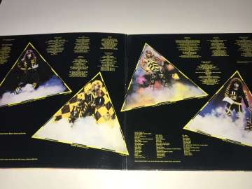 Stryper ‎– To Hell With The Devil