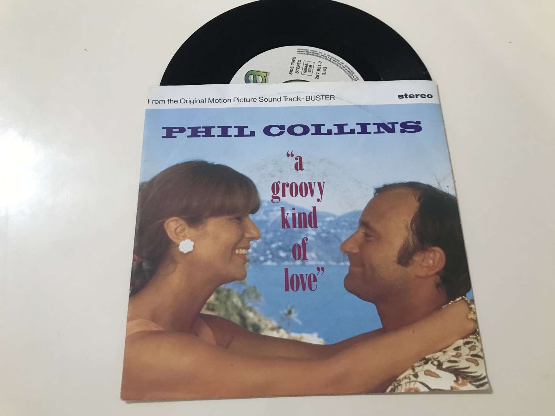 Phil Collins – A Groovy Kind Of Love