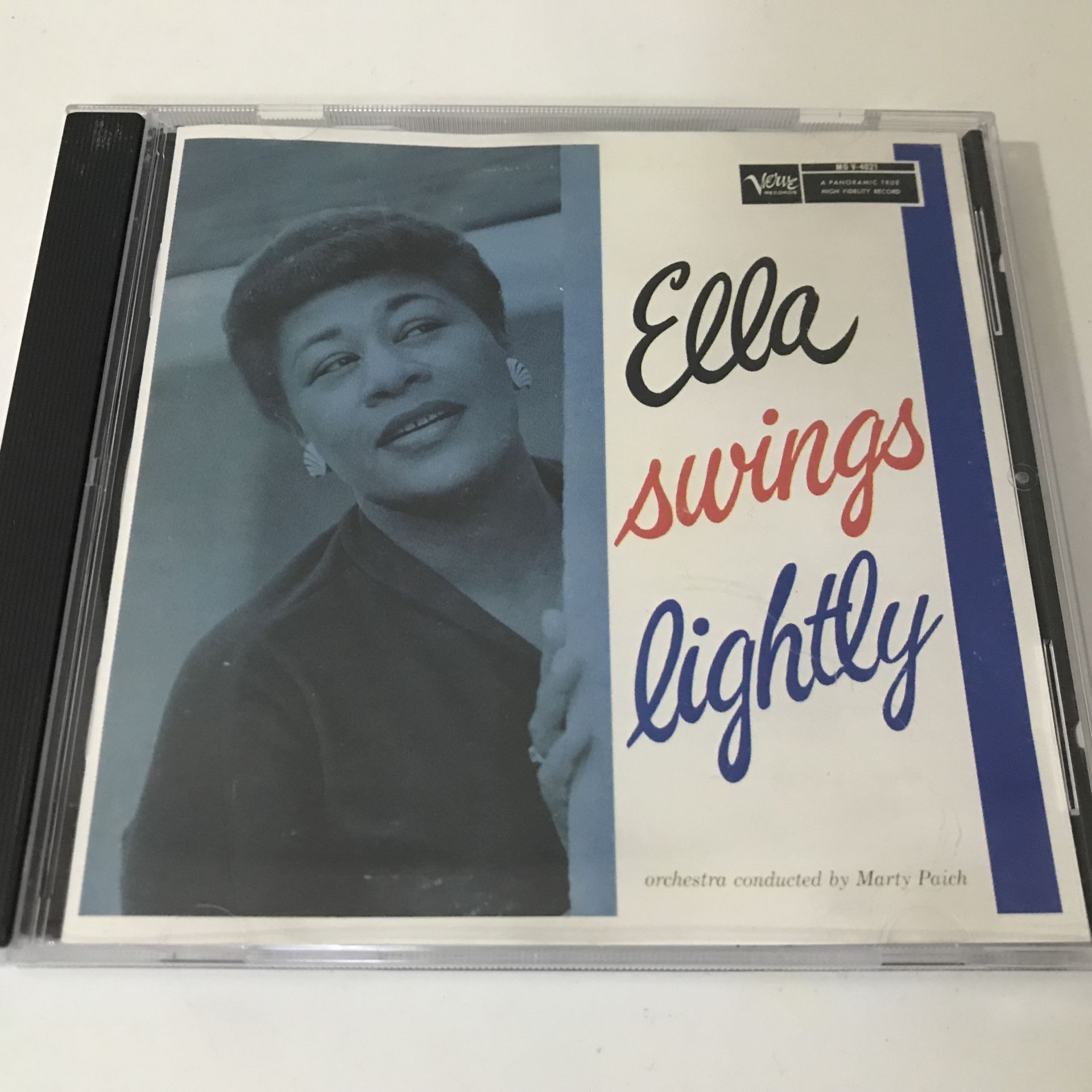 Ella Fitzgerald – Ella Swings Lightly