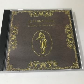 Jethro Tull – Living In The Past
