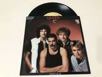 Queen – Radio Ga Ga