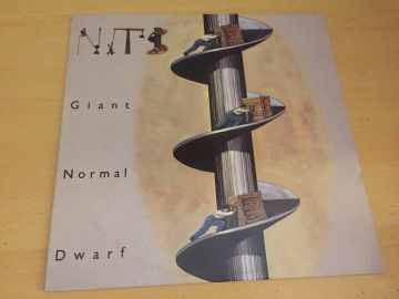 Nits ‎– Giant Normal Dwarf