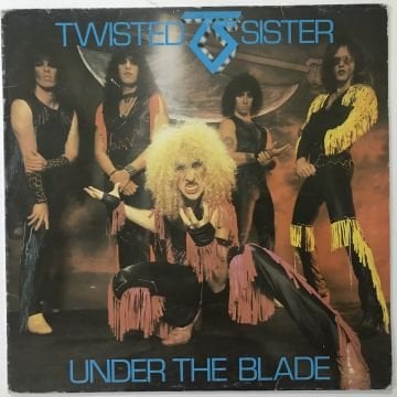 Twisted Sister – Under The Blade