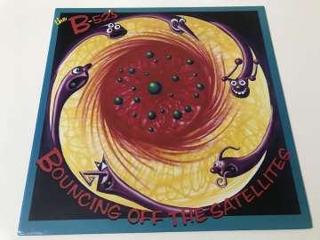 The B-52's – Bouncing Off The Satellites