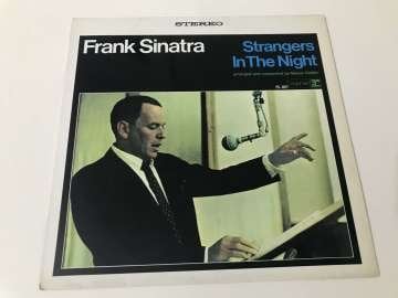 Frank Sinatra ‎– Strangers In The Night