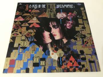 Siouxsie And The Banshees – A Kiss In The Dreamhouse