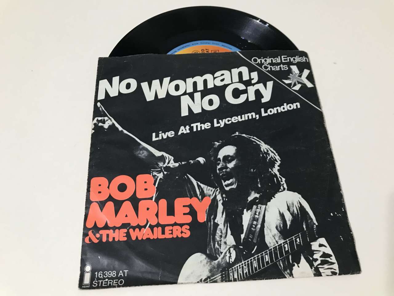 Bob Marley & The Wailers – No Woman, No Cry (Live At The Lyceum, London)