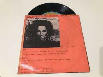 Bob Marley & The Wailers – No Woman, No Cry (Live At The Lyceum, London)