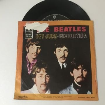 The Beatles – Hey Jude / Revolution