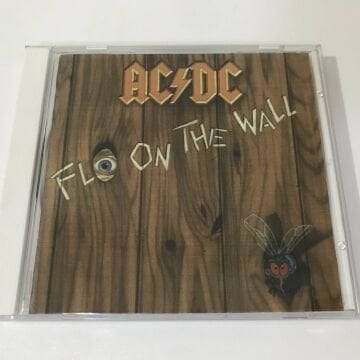 AC/DC – Fly On The Wall