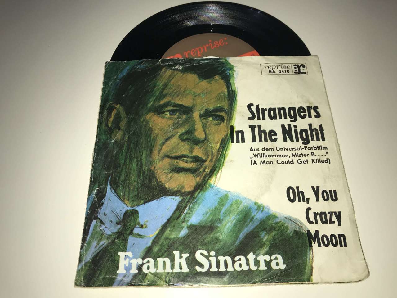 Frank Sinatra ‎– Strangers In The Night