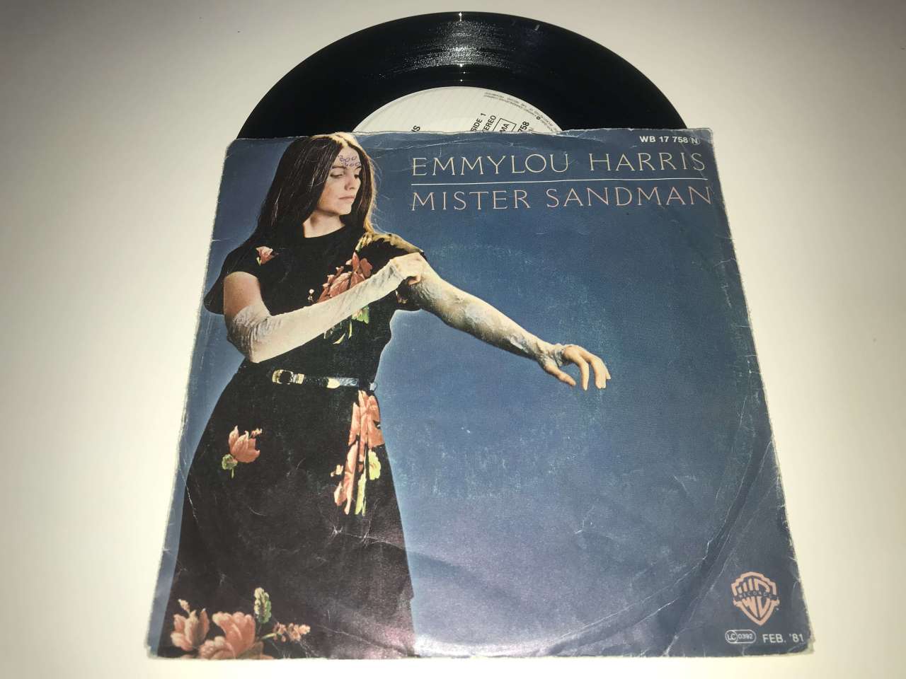 Emmylou Harris – Mister Sandman