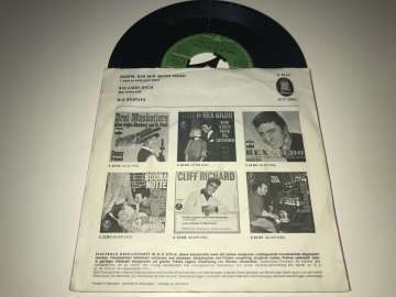 Beatles ‎– Komm, Gib Mir Deine Hand / Sie Liebt Dich