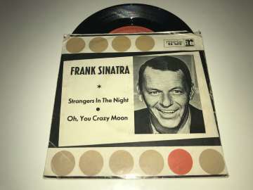 Frank Sinatra – Strangers In The Night