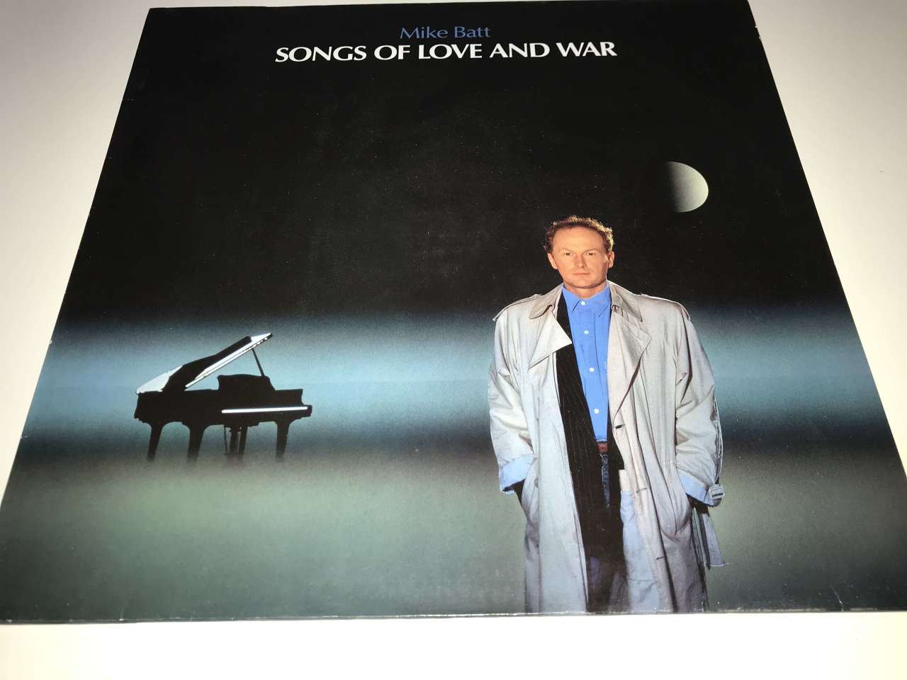 Mike Batt ‎– Songs Of Love And War