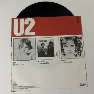 U2 – Sunday Bloody Sunday / Two Hearts Beat As One