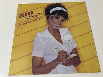 Donna Summer – She Works Hard For The Money