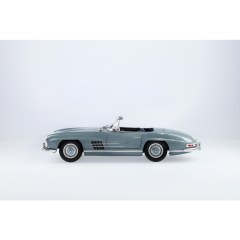 MERCEDES-BENZ 300 SL ROADSTER (1957-1963) 1:18