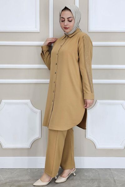 KADIN KOLU TAŞ DETAYLI TESETTÜR TAKIM CAMEL - 2 BEDEN