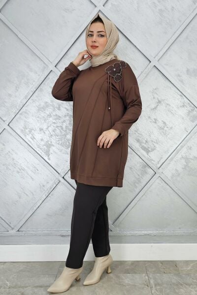 KADIN ÇİÇEKLİ NERVÜR DİKİM DETAYLI TESETTÜR TUNİK KAHVERENGİ - 3 BEDEN