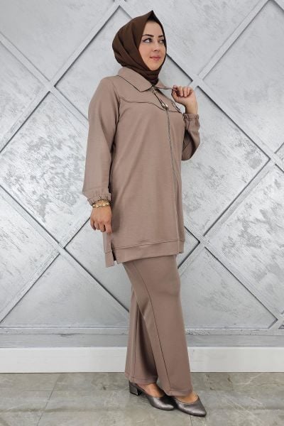 KADIN FERMUARLI ÇİÇEK DETAYLI TESETTÜR TAKIM VİZON - 2 BEDEN