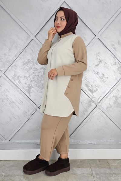 KADIN FERMUARLI DÜĞME DETAYLI TESETTÜR TAKIM CAMEL - 2 BEDEN