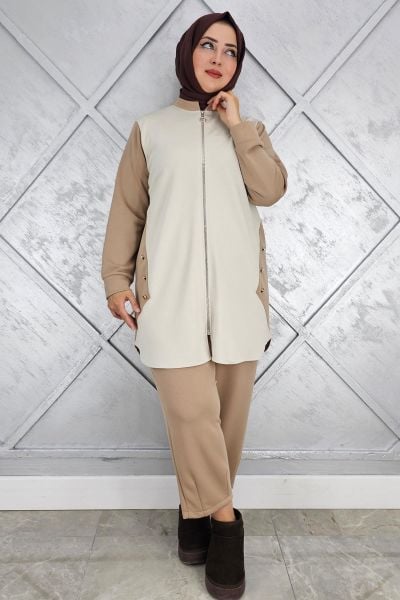 KADIN FERMUARLI DÜĞME DETAYLI TESETTÜR TAKIM CAMEL - 2 BEDEN