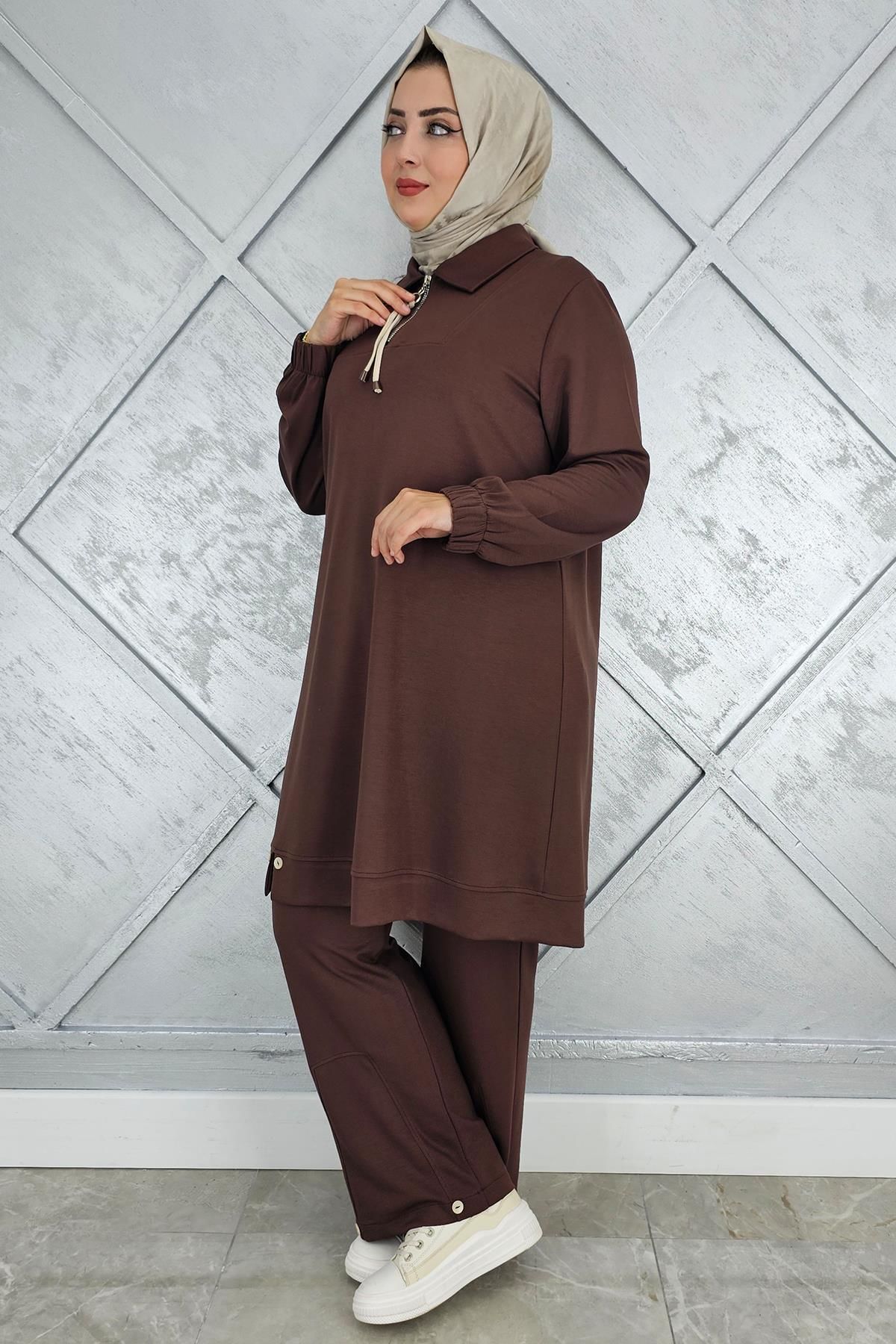 KADIN DÜĞME DETAYLI TESETTÜR TAKIM KAHVERENGİ - 4 BEDEN
