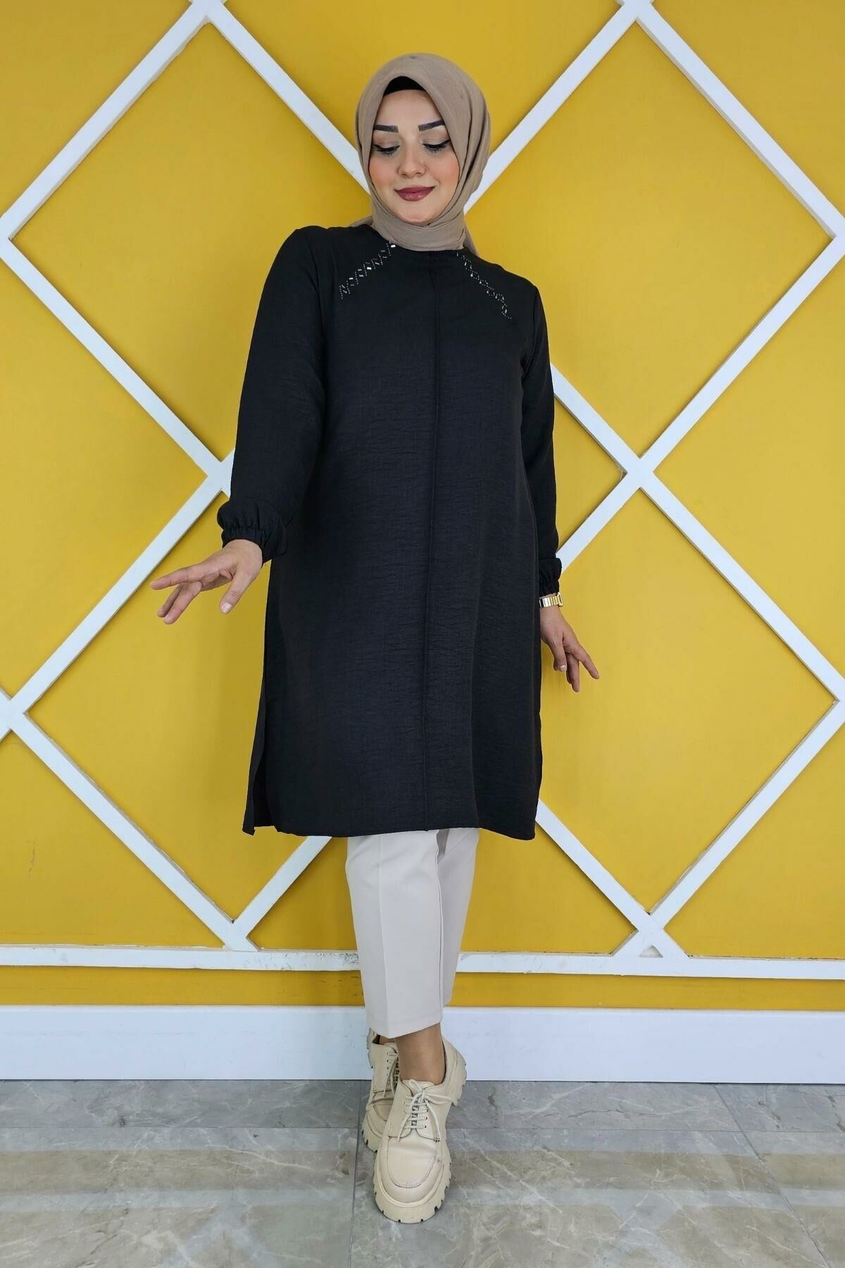 KADIN YAKASI BİYELİ TAŞ DETAYLI TESETTÜR TUNİK SİYAH - 3XL