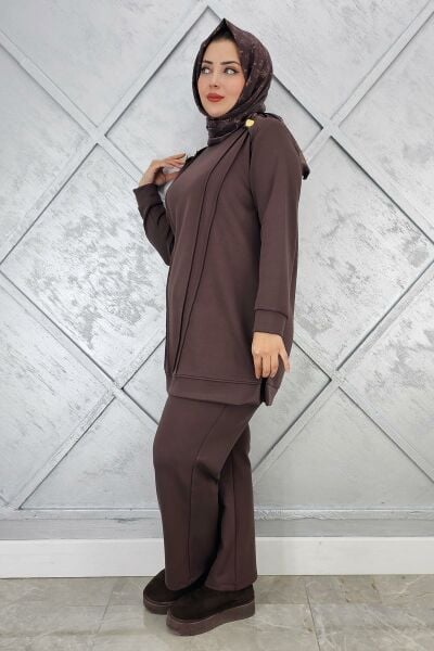 KADIN DÜĞME DETAYLI NERVÜR DİKİM TESETTÜR TAKIM KAHVERENGİ - 2 BEDEN